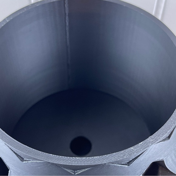 Modern Indoor Flower Pot, The Cylas Planter Pot w/ Drainage Hole - Picture 4 of 9